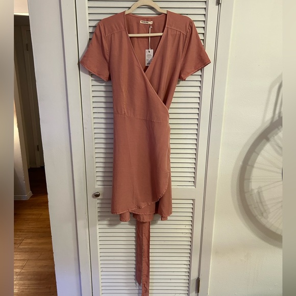 NWT Marine Layer Leonora Wrap Dress in Ash Rose, Size M - Picture 2 of 9